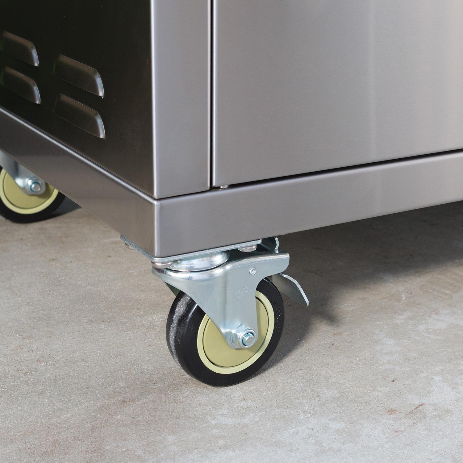 Bull Brahma 38″ — 5-Burner Premium Freestanding Gas Grill Cart with Infrared Rotisserie