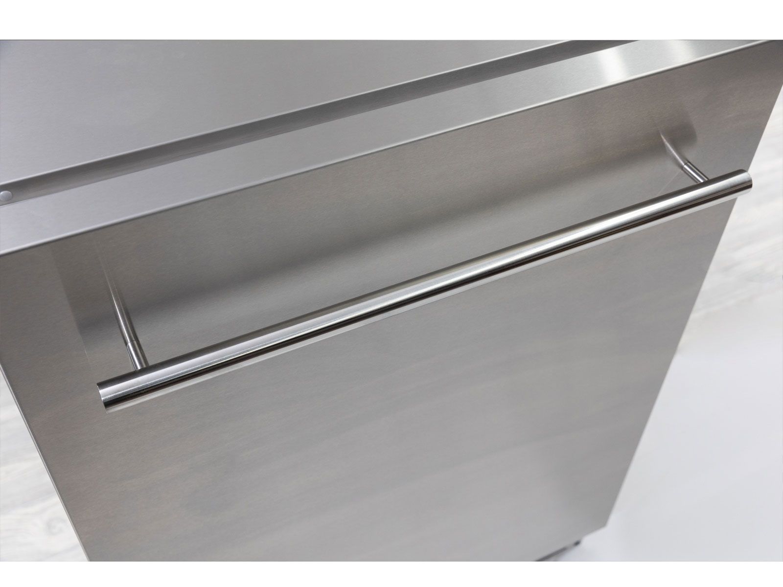 Broil King 70 x 118-Inch Outdoor Kitchen Island with Imperial QS 690i 6-Burner Gas Grill, Rotisserie, Side Burner & Refrigerator