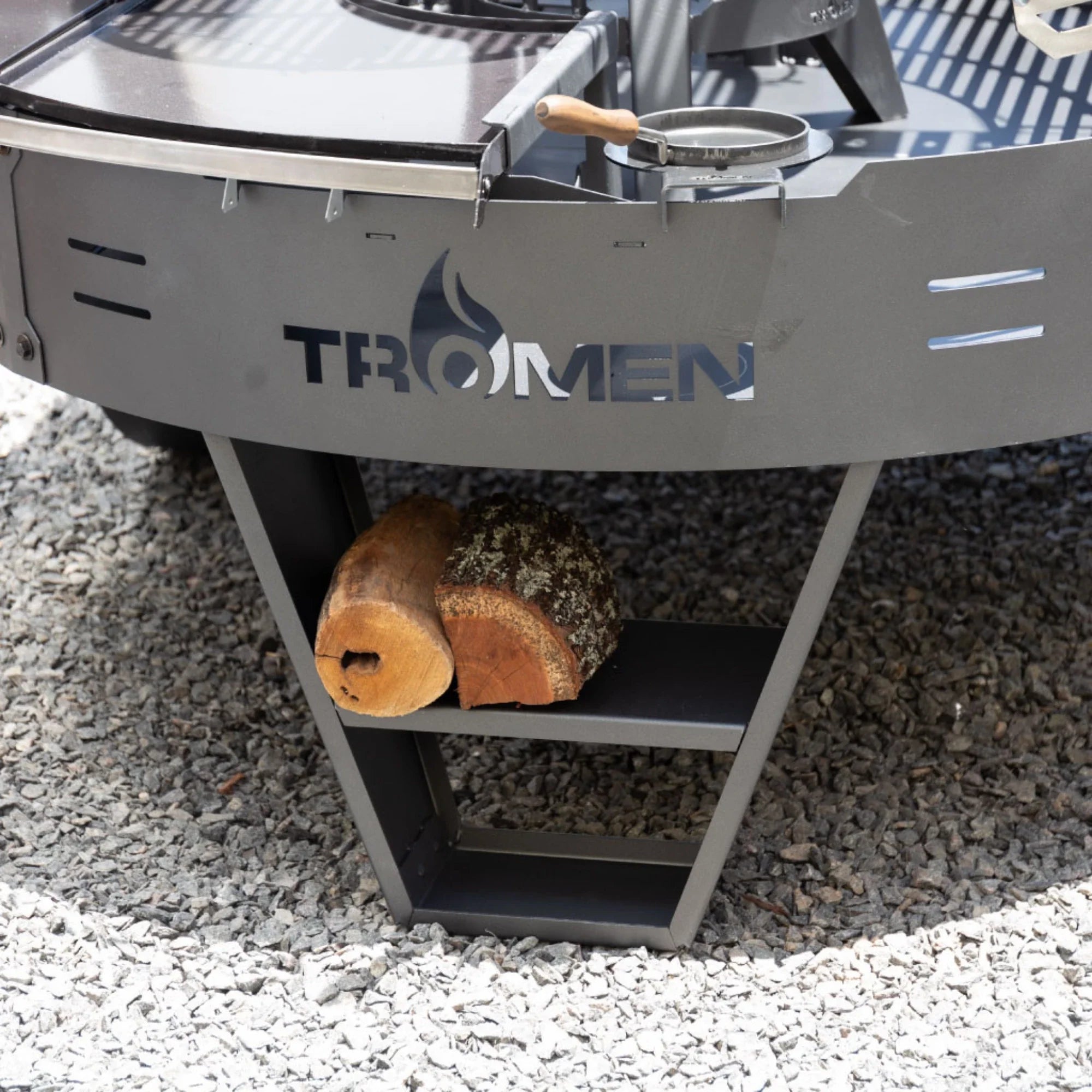 Tromen Hummer Firepit Open Fire Mega Grill with Oven